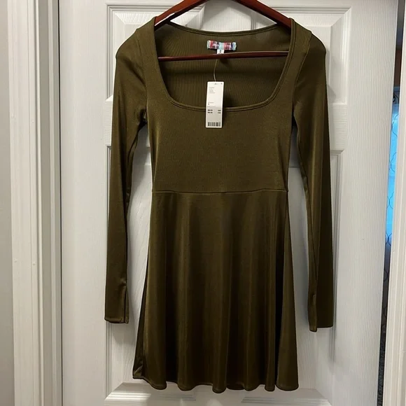 Urban outfitters Stefani mini olive dress size medium - Picture 2 of 12